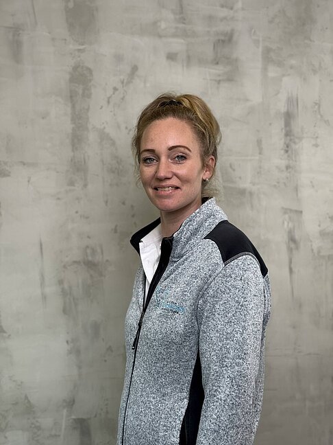 Porträt von Judith Scheefer, Gesundheits- und Krankenpflegerin, Praxisanleiterin und Qualitätsbeauftragte beim Pflegeteam Hörsken.
