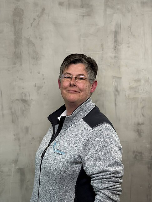 Porträt von Janine Grabbe, Pflegehilfskraft mit LG 1 und LG 2 beim Pflegeteam Hörsken.