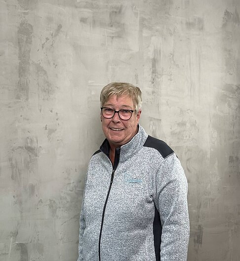 Porträt von Beate Etzold, stellvertretende Pflegedienstleitung, Hygienebeauftragte und Krankenschwester beim Pflegeteam Hörsken.